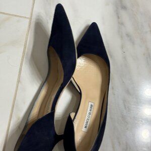 Beautiful Dark Navy Suede Manolo Blahnik - Size 40